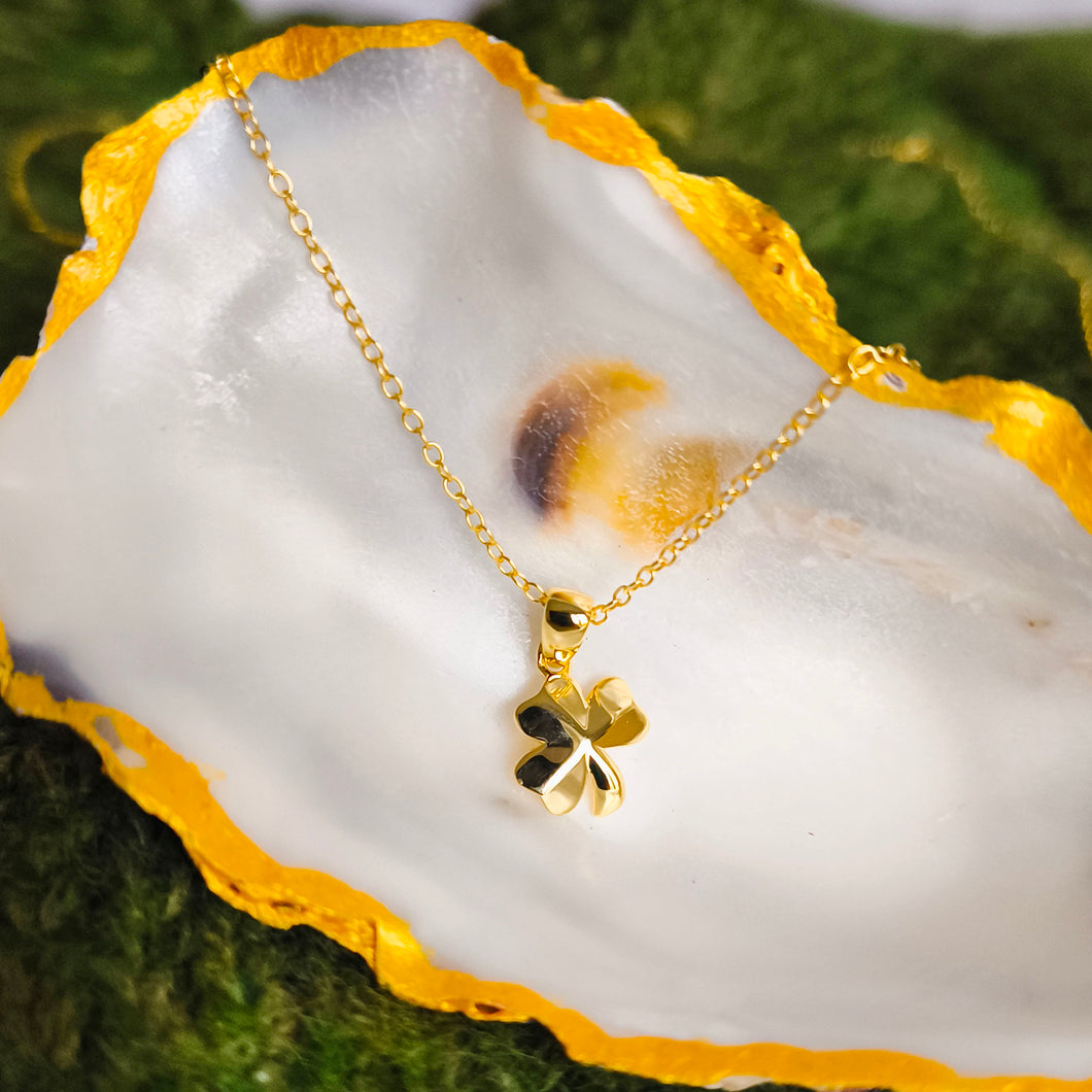 SHAMROCK NECKLACE