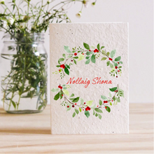 Load image into Gallery viewer, NOLLAIG SHONA WREATH - PLANTABLE GREETING CARD
